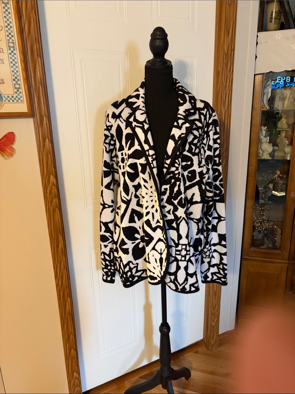 Isaac Mizrahi live Black & White Floral Pattern Open Cardigan